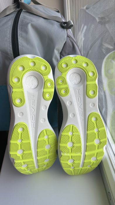 Кроссовки Under Armour размер 42