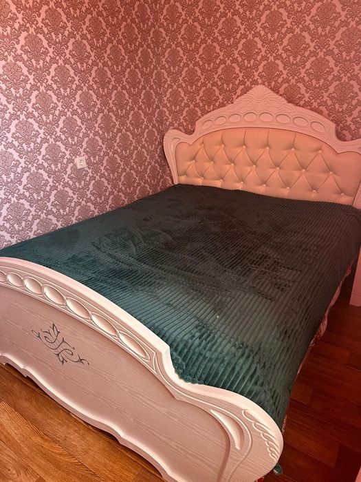 Спальный кровать