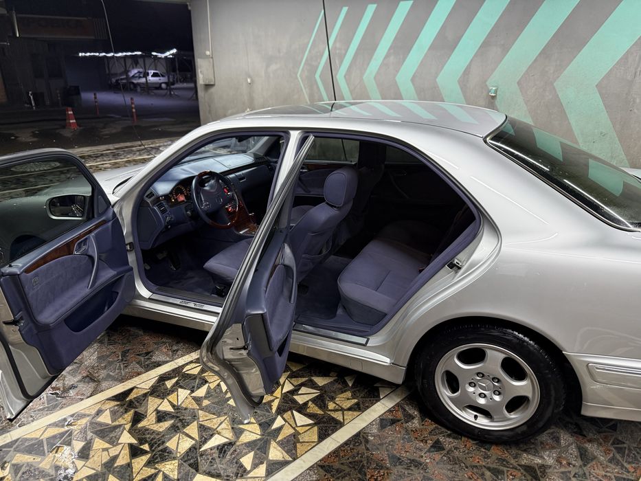 Mersedes Benz w210 idealniy sostayaniya srochna sotiladi