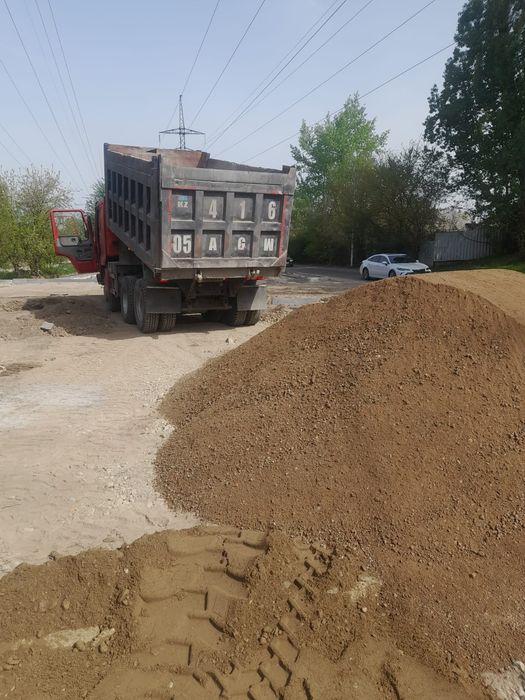Доставка Хово щебень, песок, грунт, сникерс