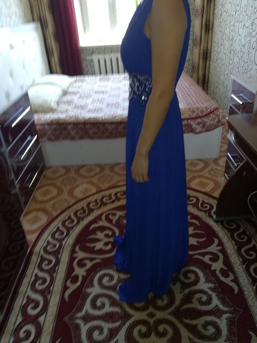 Продаю нарядное платье