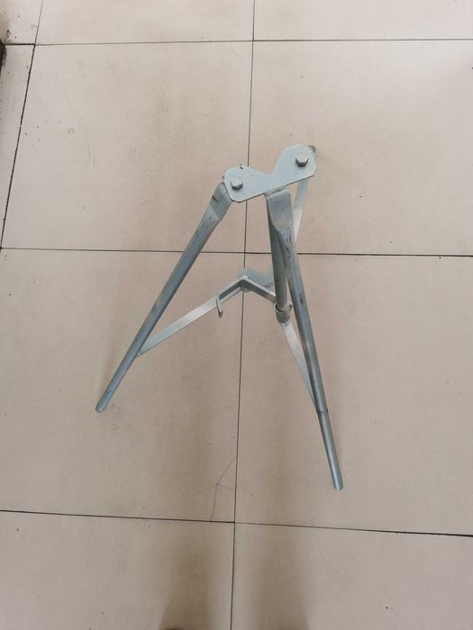 Продаваме нови поциковани кофражни триноги