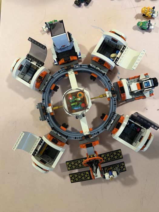 Lego 60433 Stație spațială modulară