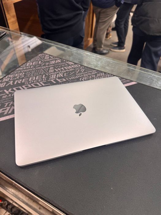 Macbook Air 2019 i5 SSD 128Gb ОЗУ 8GB Retina 2K
