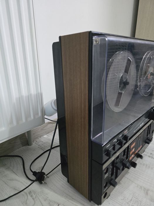 Magnetofon Tesla CM130