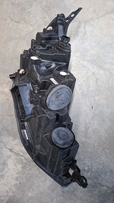 Vind far stinga-dreapta ford transit custom an 2024