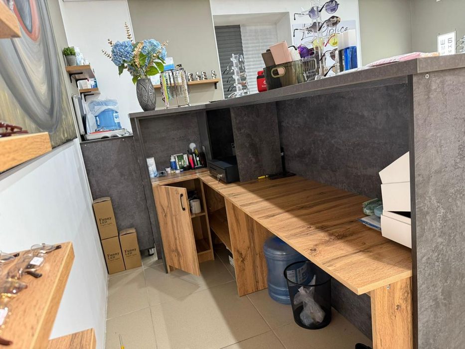 Продаётся ресепшен