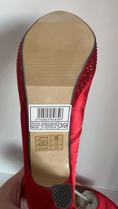 Продам обувь. Размер 40,39