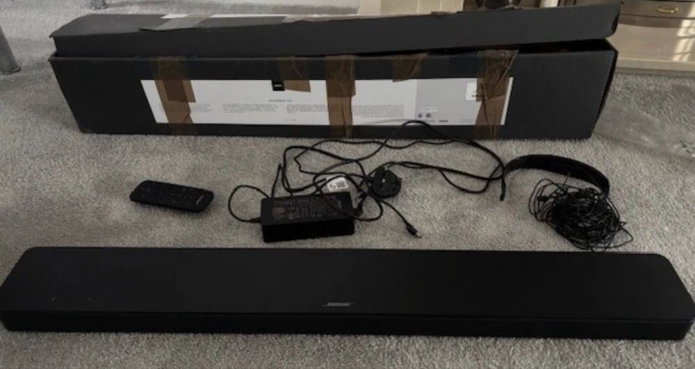 Bose 500 All in One Bluetooth Sound Bar with Built-In Alexa Black