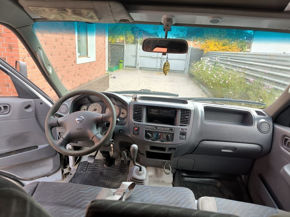 Ниссан урван 2004 года 15 мест