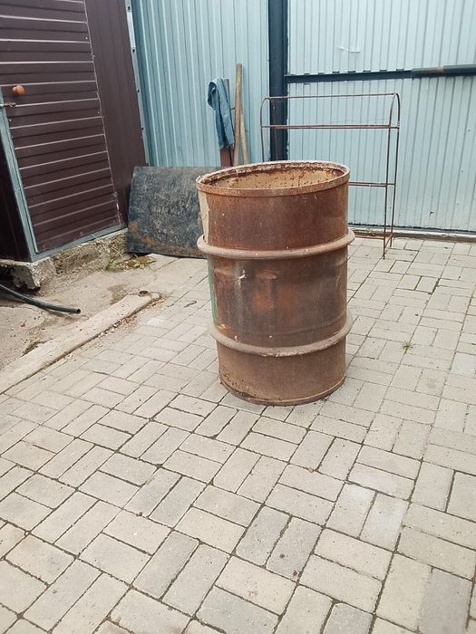 Продам бочку 200л