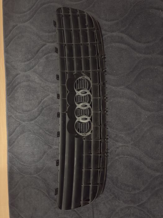 Оригинална решетка за Ауди ТТ