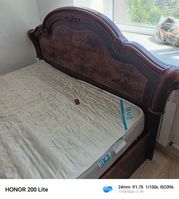 Продам двухспальную кровать