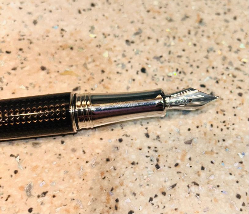 ОРИГИНАЛНИ Caran D’ache писалка и химикал