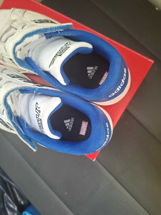 Маратонки Adidas 31