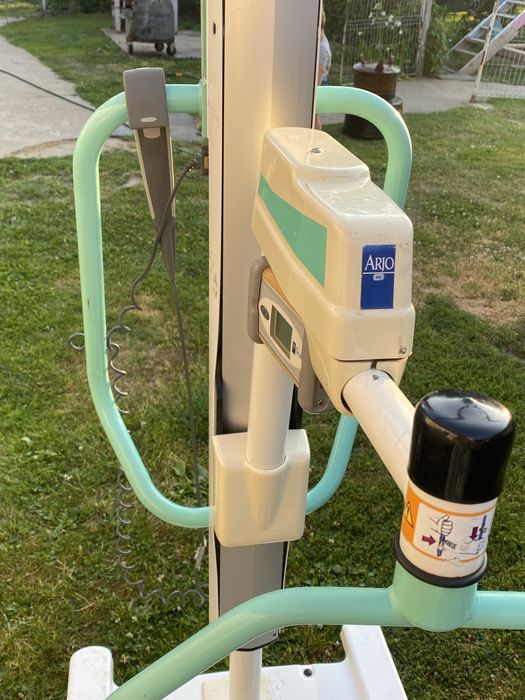 Lift electric pacienti ARJO Maximove