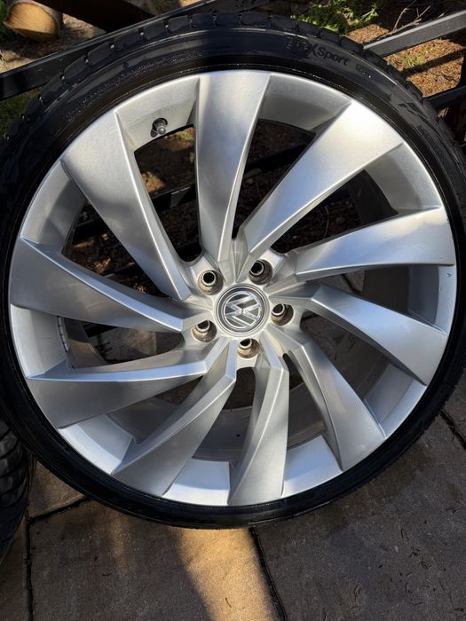 Vw джанти в топ състояние 20 цола