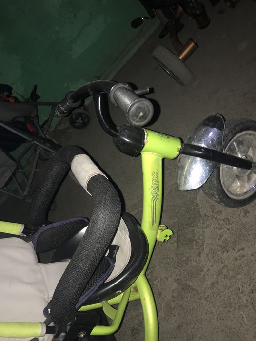 Продается детское велосипед коляска .