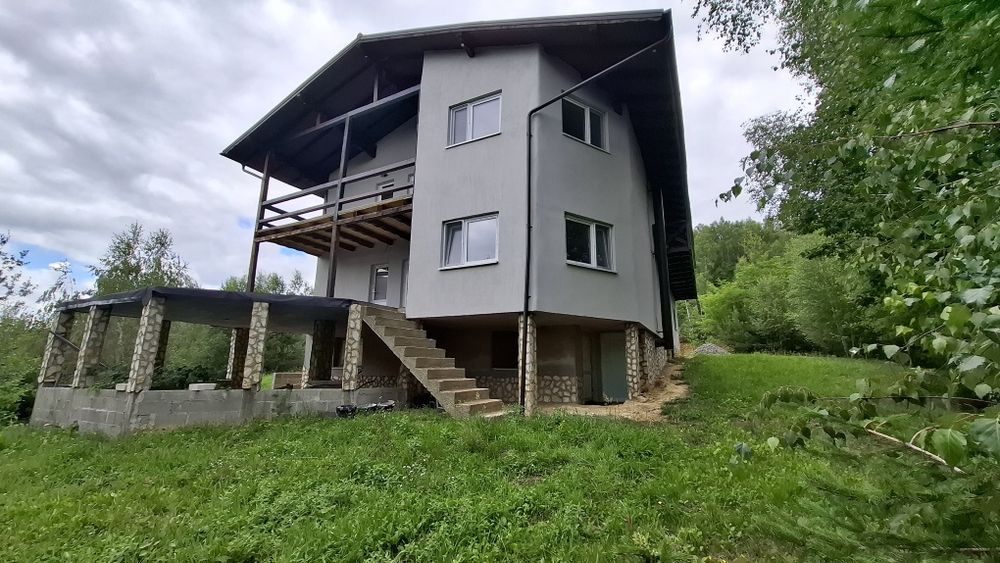 Vila 640mp utili Zarnesti Piatra Craiului