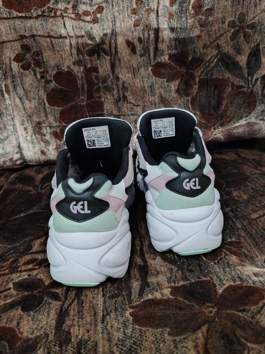 Дамски маратонки -Asics