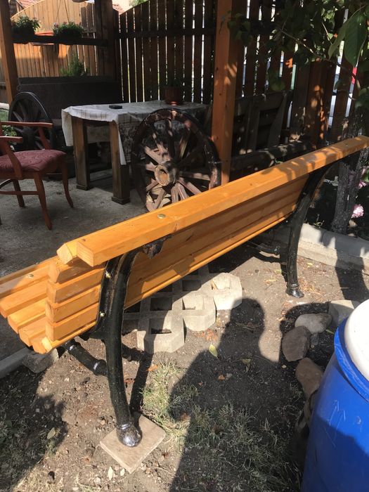 Градинска пейка-уникат