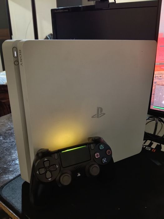 PlayStation 4 slim