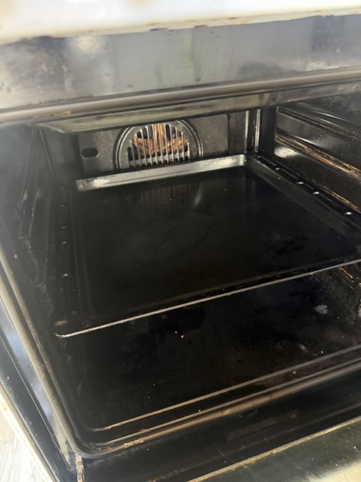 Продам электро плиту Индезит