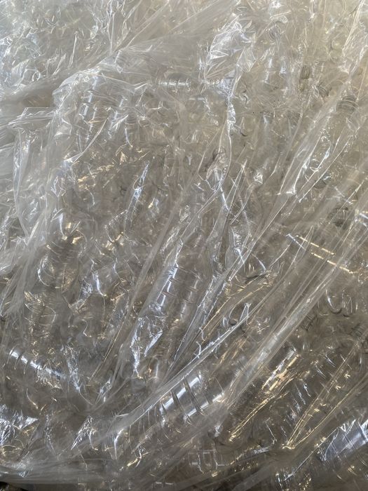 Пэт бутылка прессованная.