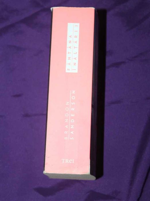 Brandon Sanderson – Fantana inaltarii Umbra sinelui seria Nascuti din ceata carti fantasy sf science fiction