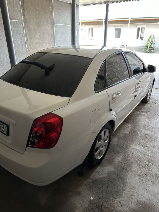 Продается  машина своя,торг у капота