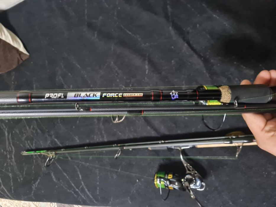 Продавам въдици.