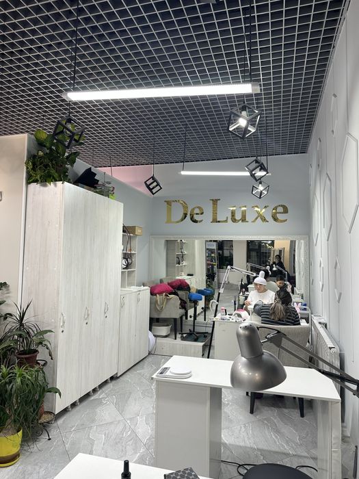 Сдам маникюрное место