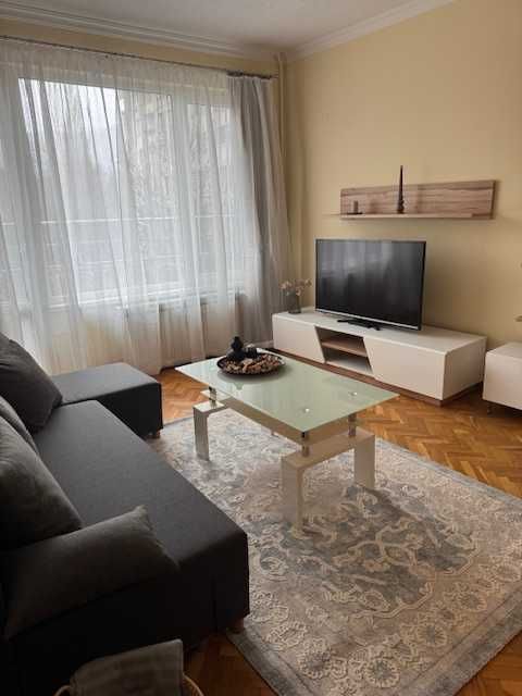 Продава двустаен апартамент в ж.к. Лозенец