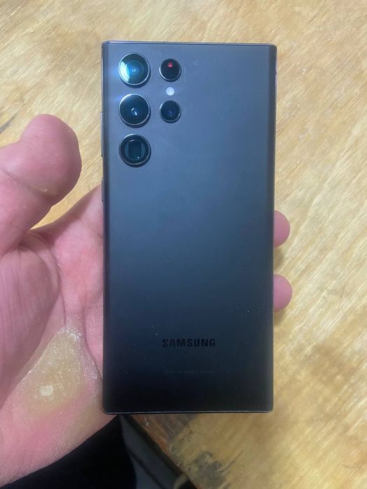 Samsung s22 ultra karski