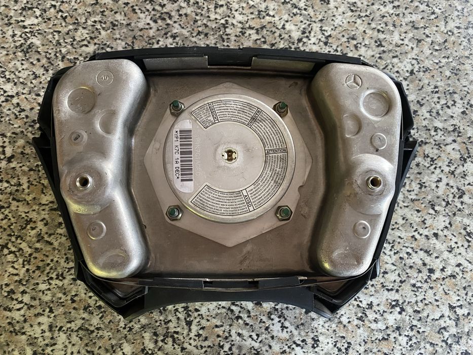 Airbag с хром емблема за Мерцедес W124 / E-class и ляв стоп за CL W215