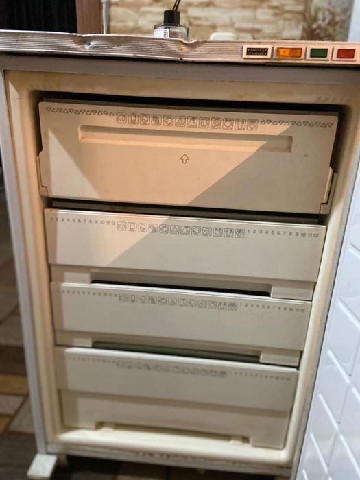 Продам морозильник