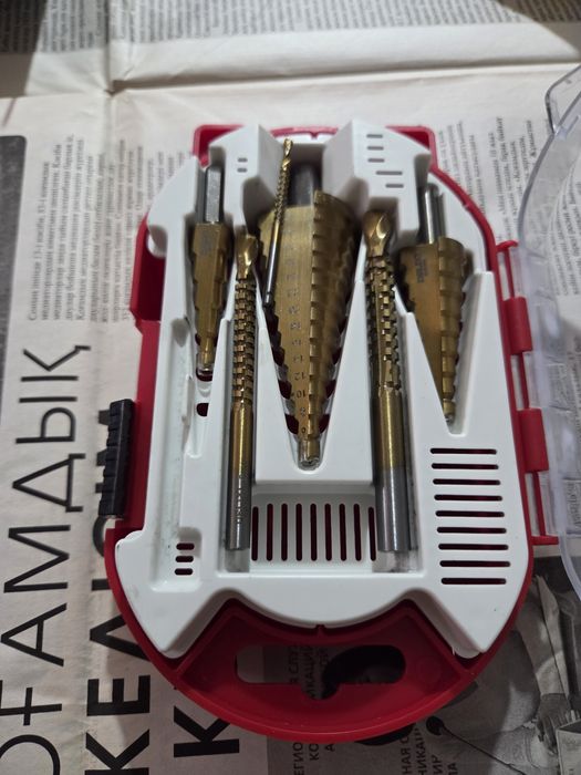 Сверло для металла и по дерево.