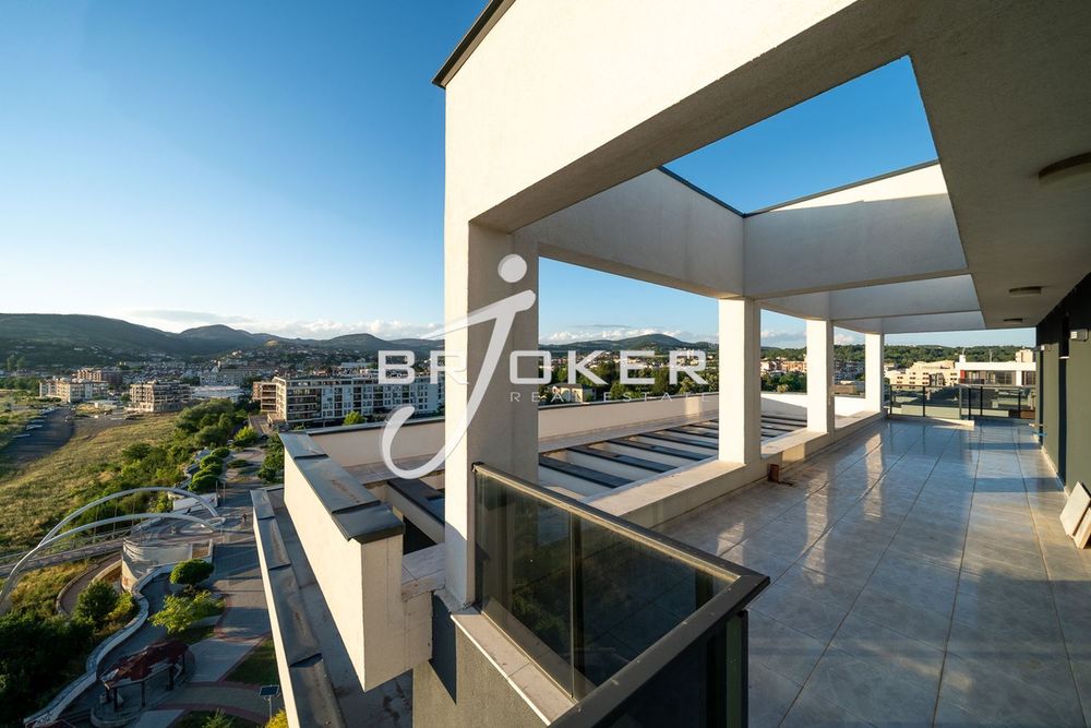 Продава се Многостаен апартамент в Кърджали, Център - 299 кв.м за 1004 €/кв.м - Снимка #1