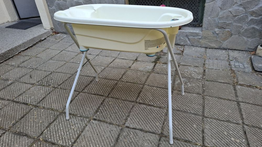 Бебешко корито със стойка