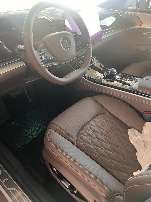 BYD HAN ev 635 km RESTALING qora, nardagree