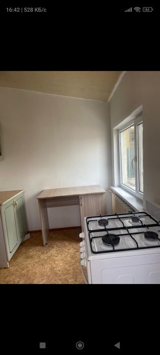 Сдам пол дома три комнаты