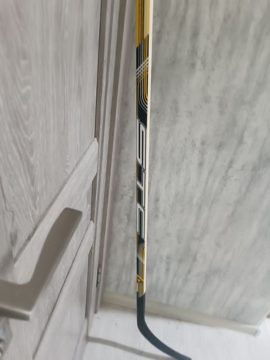 Продам клюшку хоккей