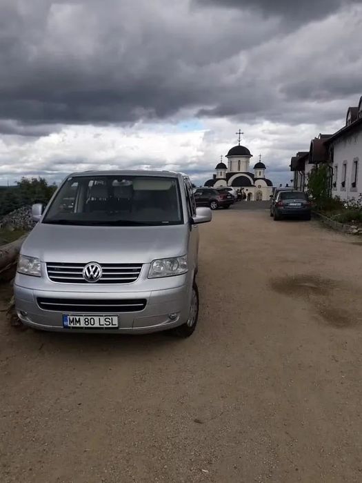 VOLKSWAGEN Caravelle