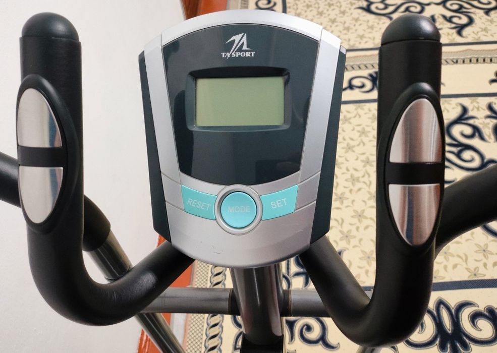 Продам эллиптический тренажер.