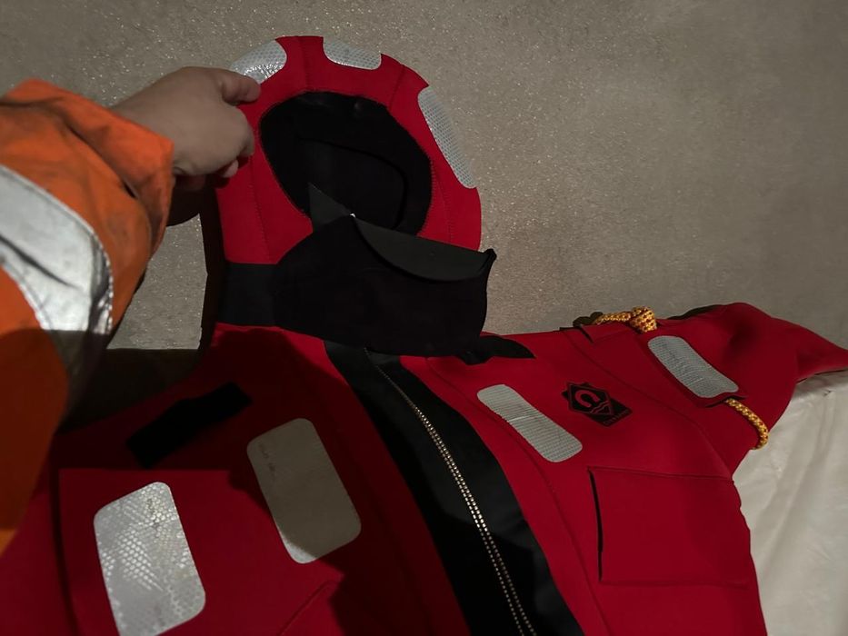 Продаю гидрокостюм...