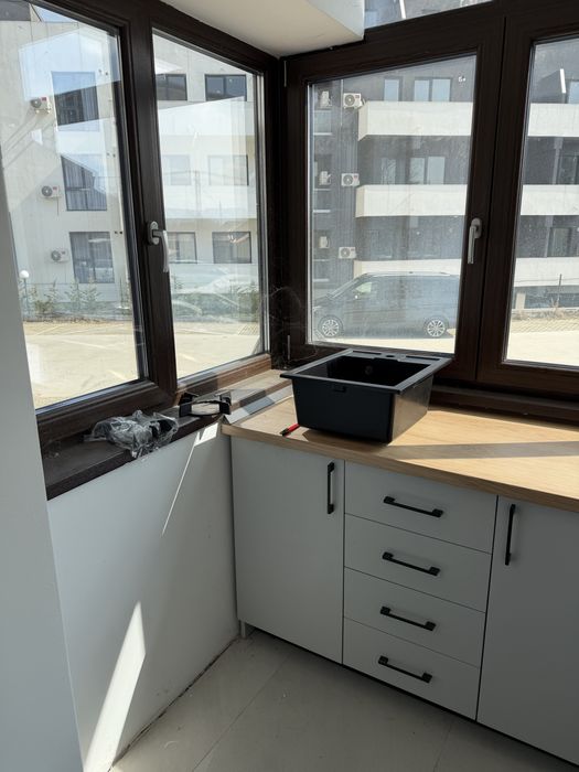 De inchiriat Spatiu Comercial Sau Locuinta Locuri de Parcare/Spatiu