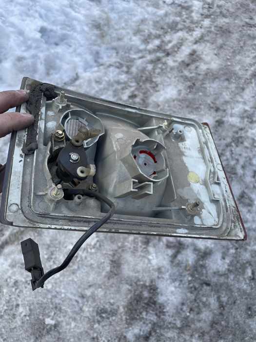 Задний фонарь ауди б4 универсал