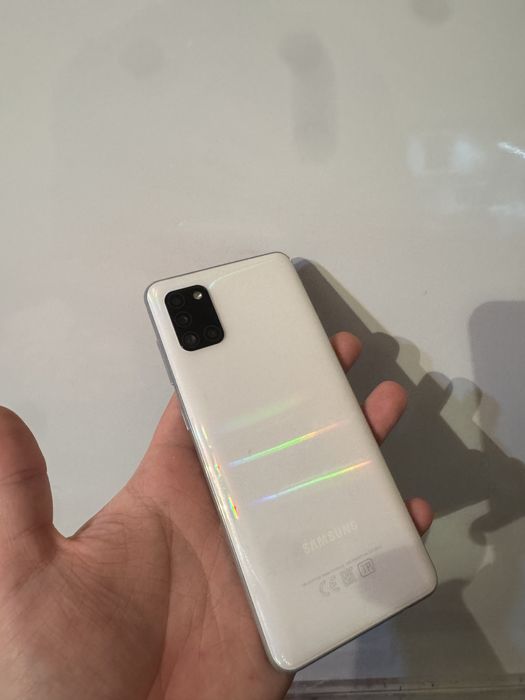 Samsung a31.