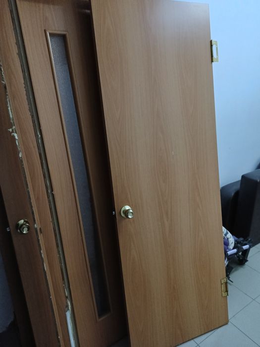 Продам б/у межкомнатные двери
