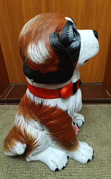 Продавам керамична фигура на куче. НОВА !!!